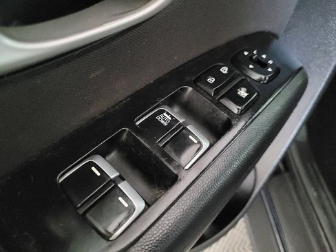 Used 2018 Kia Soul w/ Option Group 020 FWD image 27