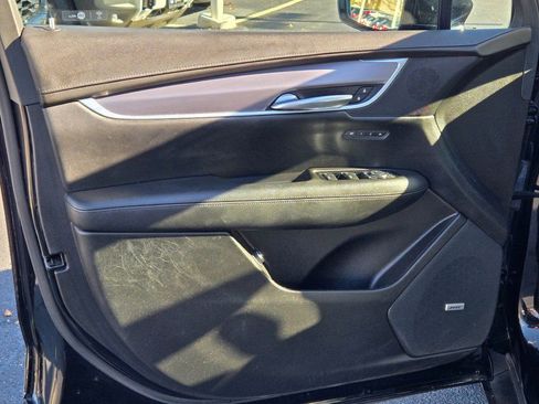 Used 2017 Cadillac XT5 Luxury w/ Driver Awareness Package image 19