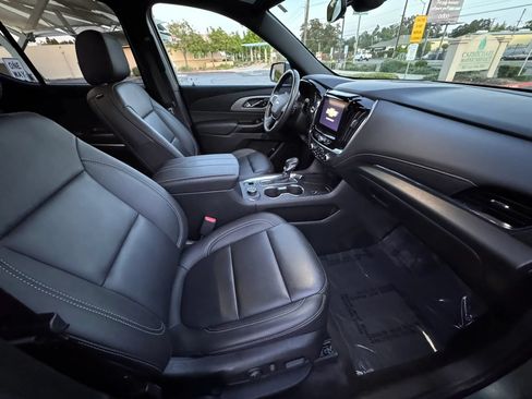 Used 2022 Chevrolet Traverse LT w/ LPO, Floor Liner Package FWD image 14