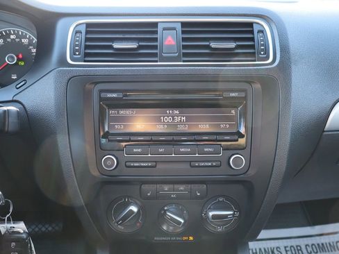 Used 2013 Volkswagen Jetta SE image 33