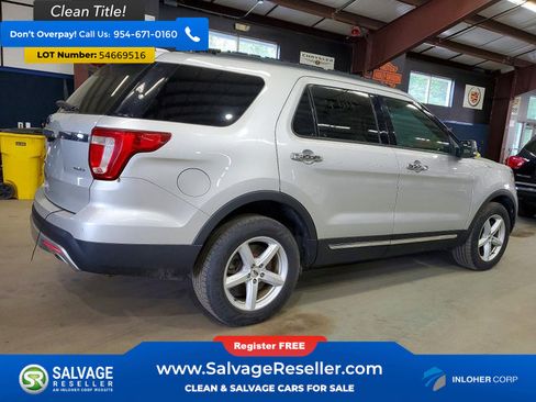 Used 2017 Ford Explorer XLT AWD/4WD image 4