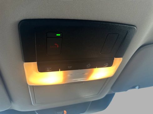 Used 2025 Nissan Pathfinder SV FWD image 29