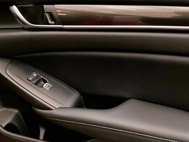 Used 2018 Honda Accord Sport image 23