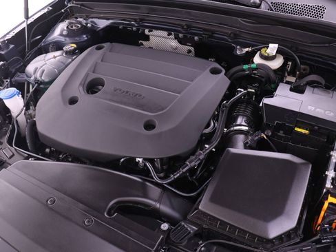 New 2026 Volvo XC40 B5 Plus w/ Protection Package Premier image 24