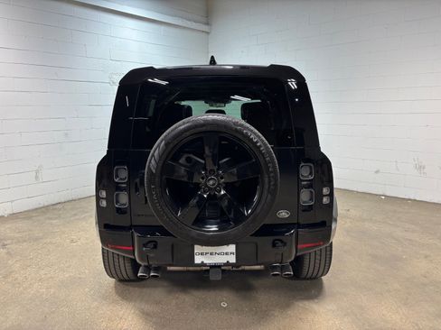 Used 2023 Land Rover Defender 110 V8 AWD/4WD image 8
