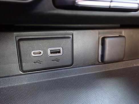 Used 2022 Chevrolet Tahoe Z71 image 18