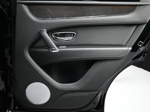 Used 2019 Bentley Bentayga AWD/4WD image 67