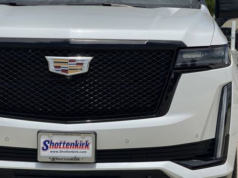 Used 2021 Cadillac Escalade Sport w/ Driver Assist Tech Package AWD/4WD image 8