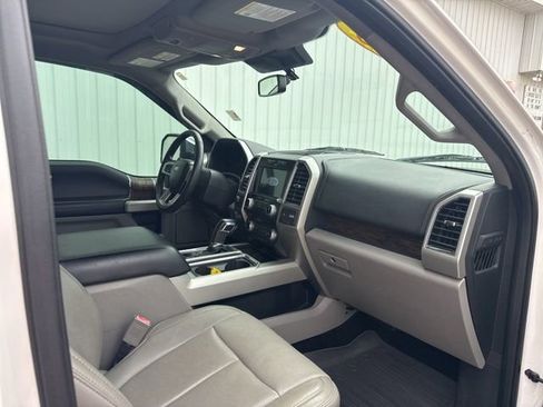 Used 2018 Ford F150 Lariat w/ Equipment Group 502A Luxury AWD/4WD image 6