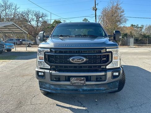 Used 2022 Ford F250 XLT w/ Black Appearance Package image 5