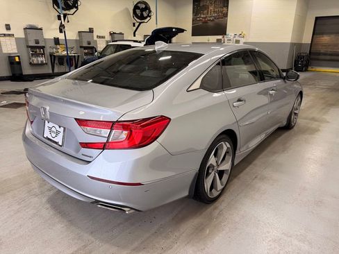 Used 2018 Honda Accord Touring image 8