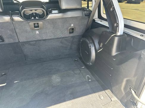 Used 2021 Jeep Wrangler Unlimited Sahara AWD/4WD image 23