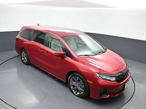 Certified 2025 Honda Odyssey Touring image 39