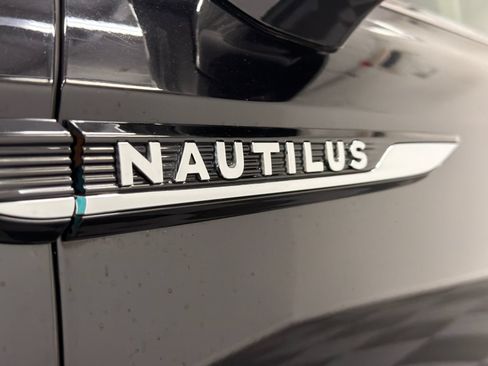 Certified 2023 Lincoln Nautilus Reserve w/ Monochromatic Package AWD/4WD image 15