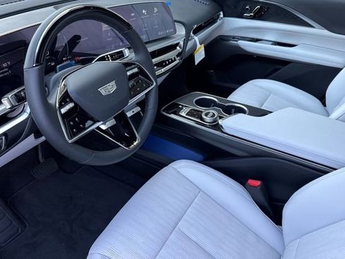 New 2026 Cadillac Lyriq Luxury image 10