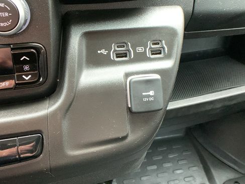 Used 2022 RAM ProMaster 2500 image 17