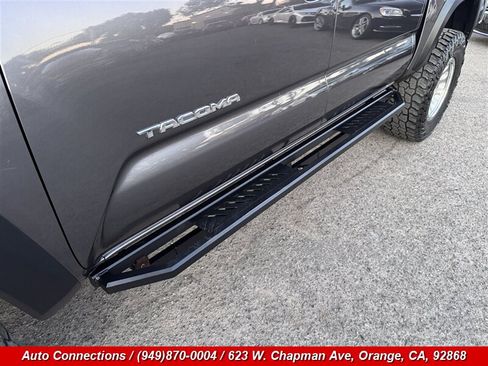 Used 2017 Toyota Tacoma TRD Off-Road w/ Tow Package (A/T) AWD/4WD image 30