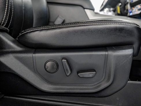 Used 2020 Ford F250 Lariat w/ Chrome Package image 34