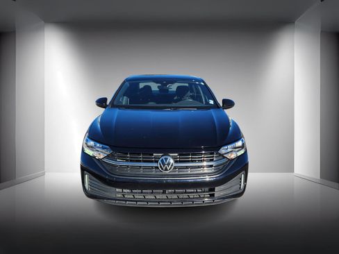 Used 2023 Volkswagen Jetta Sport image 6