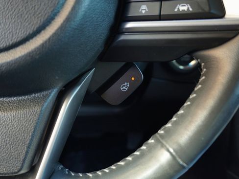 Used 2019 Subaru Ascent Touring image 16