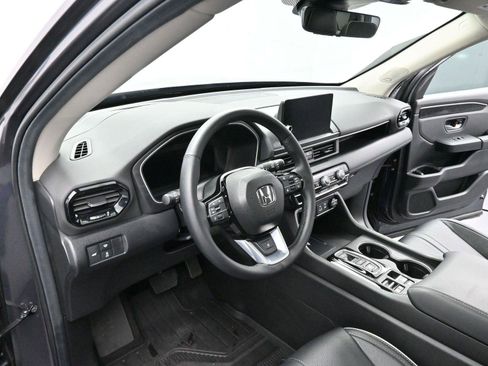 Used 2025 Honda Pilot Elite image 13