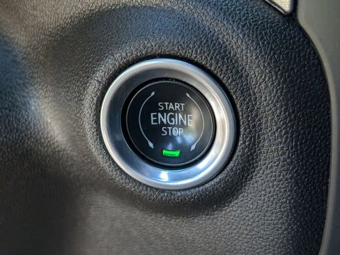 Used 2020 GMC Sierra 1500 SLT RWD image 26
