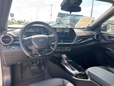 Used 2026 Chevrolet Trax RS FWD image 21