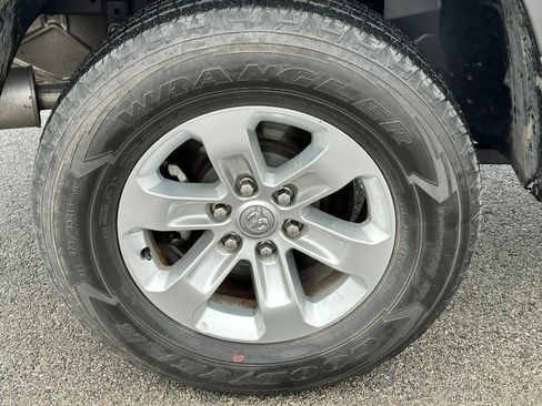 Used 2024 RAM 1500 Laramie image 7