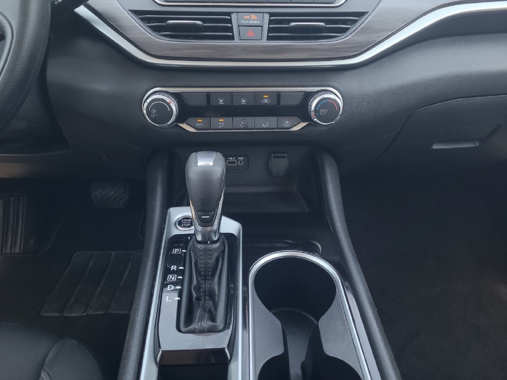 Used 2024 Nissan Altima 2.5 SV FWD image 11