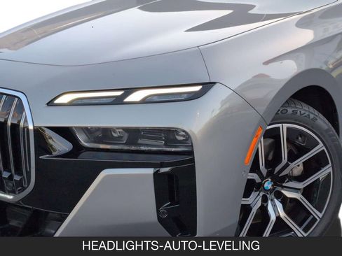 Used 2025 BMW 740i RWD image 10