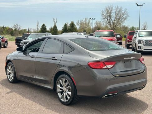 Used 2015 Chrysler 200 S FWD image 5