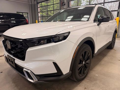 Used 2024 Honda CR-V Sport Touring image 4