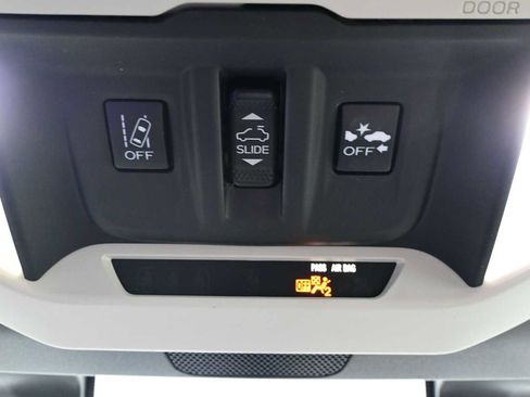 Used 2023 Subaru Forester Premium AWD/4WD image 33