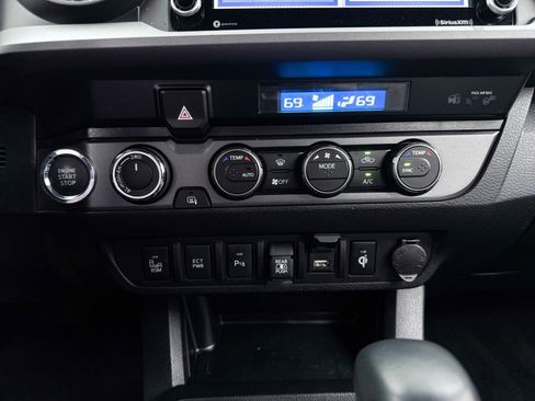 Used 2023 Toyota Tacoma TRD Sport image 21