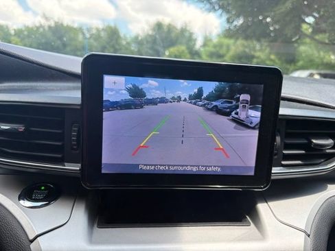 Used 2021 Ford Explorer XLT w/ Equipment Group 202A AWD/4WD image 25