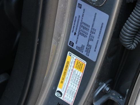 Used 2022 Chevrolet Suburban RST w/ Luxury Package image 30