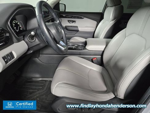Certified 2024 Honda Pilot Touring image 10