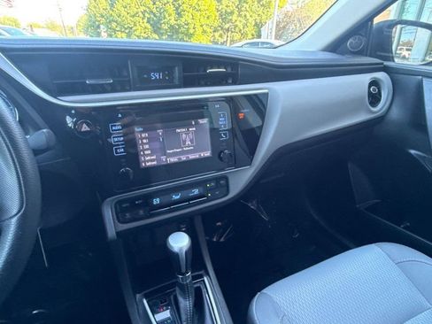 Used 2018 Toyota Corolla LE FWD image 24
