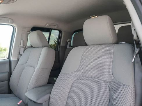 Used 2020 Nissan Frontier SV w/ Midnight Edition Floor Mats RWD image 18