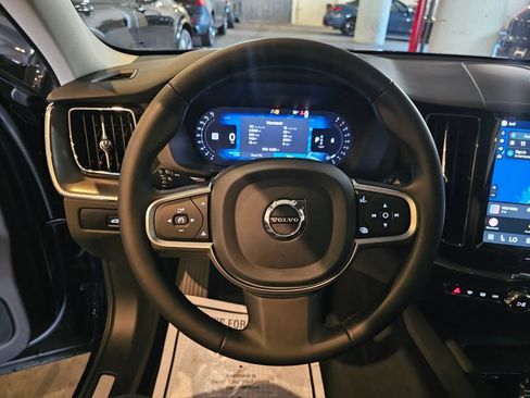 Certified 2025 Volvo XC60 B5 Core AWD/4WD image 21