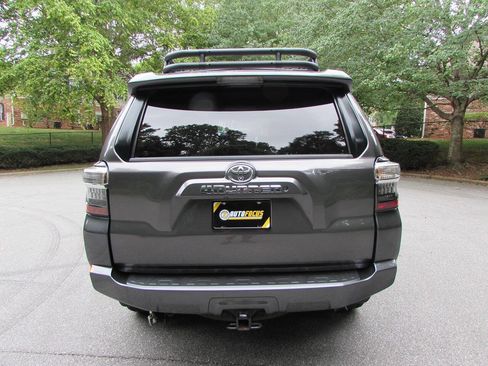 Used 2016 Toyota 4Runner SR5 Premium AWD/4WD image 5