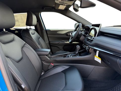New 2026 Jeep Compass Latitude AWD/4WD image 21