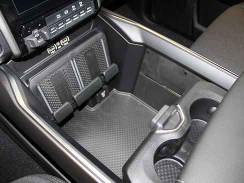 New 2026 RAM 3500 Big Horn AWD/4WD image 23