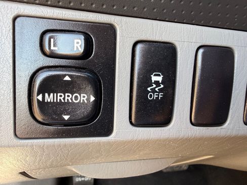 Used 2015 Toyota Tacoma PreRunner w/ SR5 Package image 16