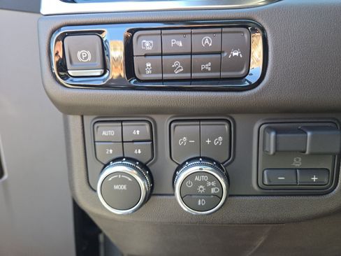 New 2026 GMC Yukon XL Elevation image 6