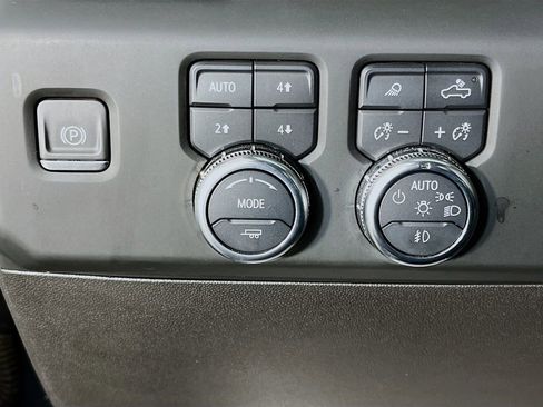Used 2024 GMC Sierra 2500 AT4X AWD/4WD image 13