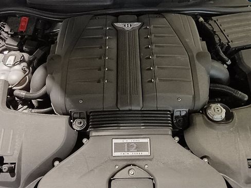 Used 2017 Bentley Bentayga AWD/4WD image 40