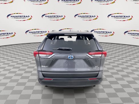 Used 2021 Toyota RAV4 LE AWD/4WD image 7