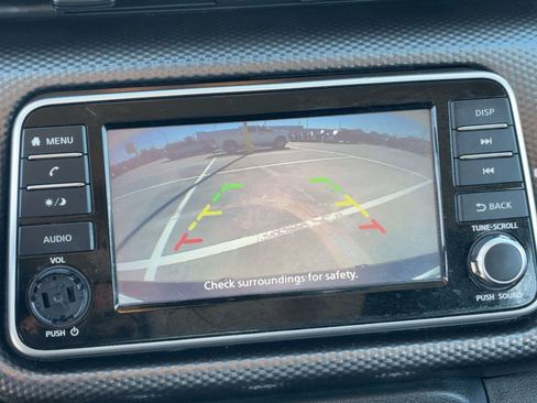 Used 2020 Nissan Kicks S image 20