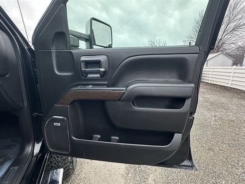 Used 2016 GMC Sierra 3500 Denali w/ Duramax Plus Package AWD/4WD image 15